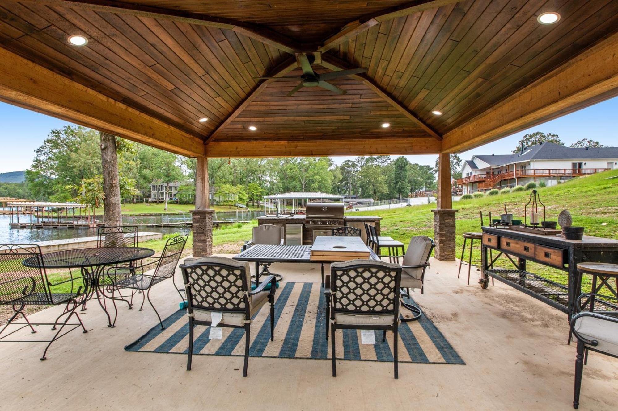 The Silverwood Lake Hamilton Экстерьер фото
